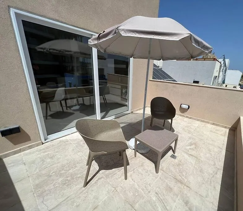 Sweet 1-Bedroom Penthouse In The Heart Of It All Gzira Malta